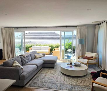 Modern, Spacious Family Home in Popular ... - Photo 4