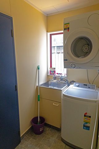 Two more flatmates needed for 2026 - Photo 4