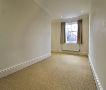 2 Bedroom Apartment To Let - Photo 5