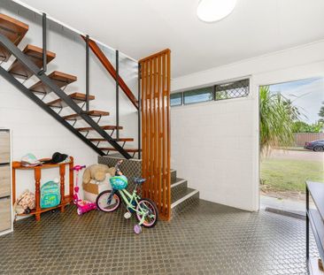 19a Silky Oak St, Kirwan QLD 4817 - House For Rent - $460 | Domain - Photo 6
