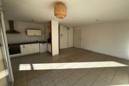 Appartement T2 à louer à TOURNON SUR RHONE - Photo 2