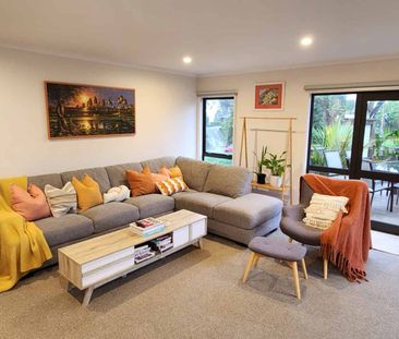 Westown, 4 bedrooms - Photo 3