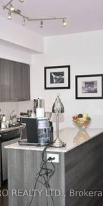 Very spacious 2+1 bedroom suite in - Photo 4