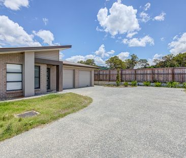 Large 2 Bedroom Duplex! - Photo 2