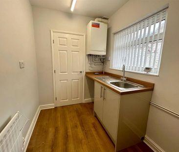 2 bedroom end of terrace house to rent - Photo 6