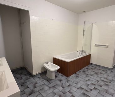 Location Maison 4 pièces 123m² ARCAIS 79210 - Photo 5