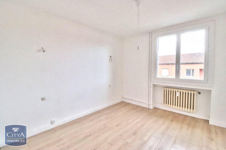 Location Appartement 3 pièces 56m² ST ETIENNE 42000 - Photo 3
