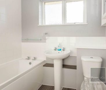 2 bedroom semi-detached bungalow to rent - Photo 5
