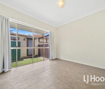 Refreshed Villa Conveniently Located - Photo 5