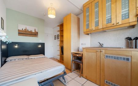 Studio to rent - Photo 2