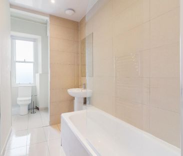 1 bedroom in a flat share to rent - Photo 5