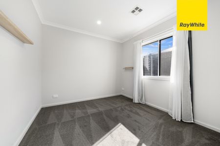 146 Oxalis Crescent, Tralee NSW 2620 - House For Rent | Domain - Photo 5