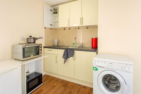 1 bedroom flat to rent - Photo 2