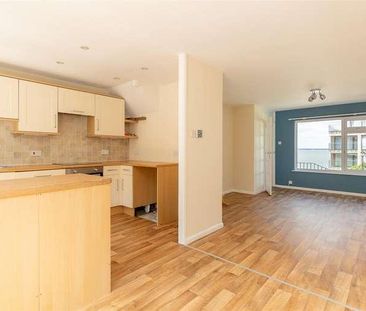 Queens Road, Cowes, PO31 - Photo 4