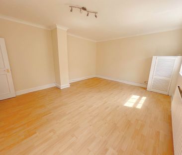 OIRO £1,650 pcm - Available Now - Furnished - Photo 1
