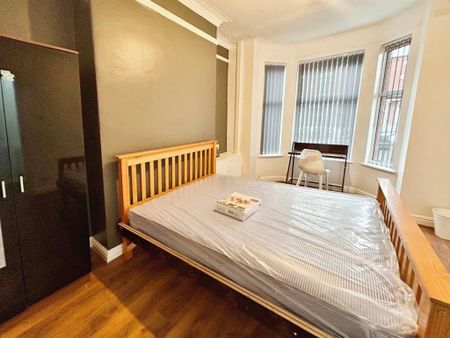 3 bedroom terraced house to rent - Photo 5