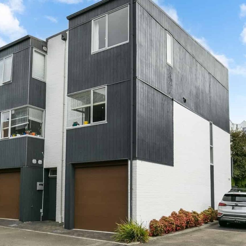 3 Bedroom Townhouse - Photo 1