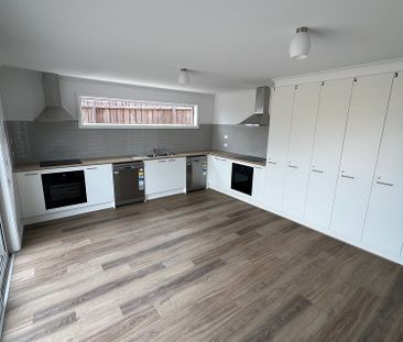 9-bedroom shared house, Backelei Crescent - Photo 2