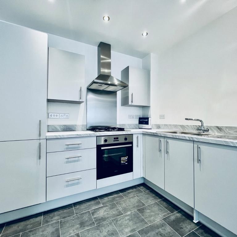 2 bedroom flat to rent - Photo 1