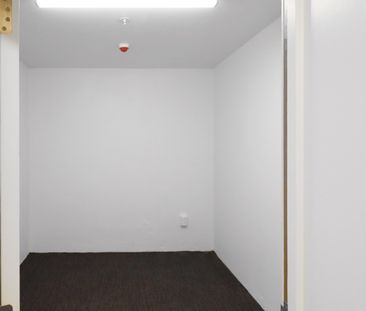 MODERN SPACIOUS BRAND NEW - TWO BEDROOM APARTMENT - WELLINGTON CITY - Photo 5