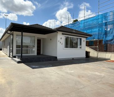 Spacious 5 Bedroom Family Home - Photo 1