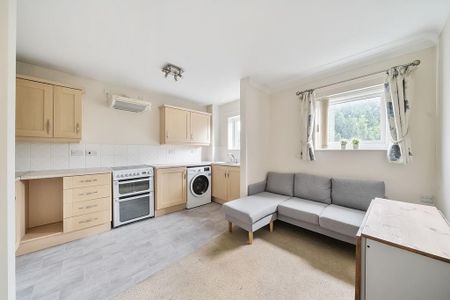 3 bedroom flat to rent - Photo 5