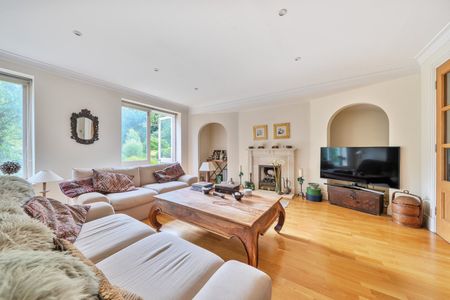 Kingston Hill Place, Kingston Upon Thames, KT2 - Photo 2