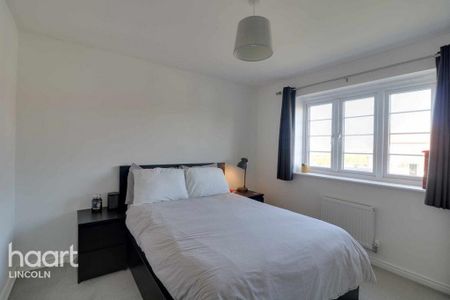 4 bedroom detached house to rent - Photo 5