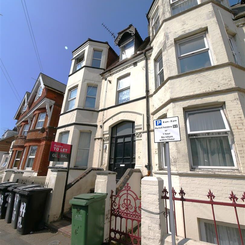 Wayside, Bournemouth, BH1 - Photo 1