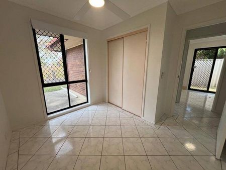 691 Blunder Road, Doolandella, Qld 4077 - Photo 2