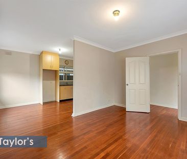 WELL-PRESENTED FAMILY HOME IN CONVENIENT LOCATION - Photo 3