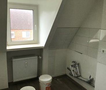 Reinkommen und Wohlfühlen: 3-Zimmer-Dachgeschosswohnung - Photo 1