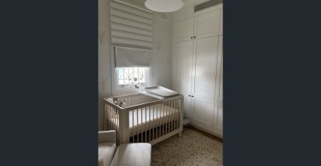 Stylish, fully renovated terrace in prime location – Bespoke fitout; low maintenance; appliances - Photo 3