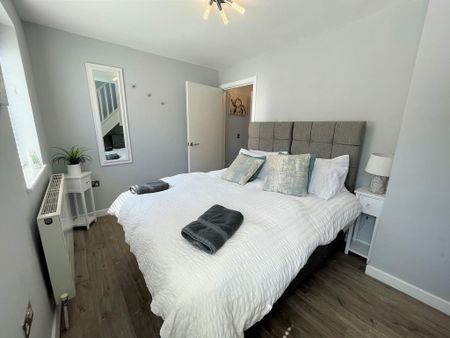 3 bedroom link detached house to rent - Photo 2