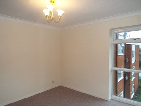 Parkwood Court, Sutton Coldfield, B74 - Photo 2