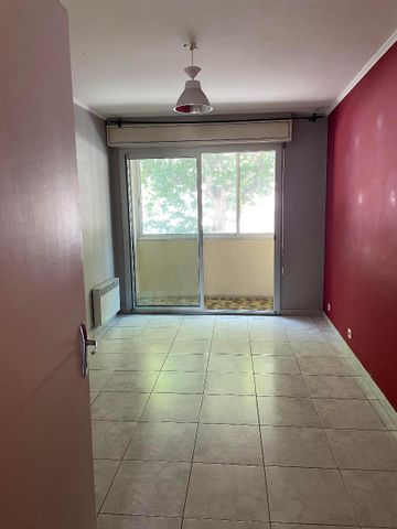 Location Appartement 3 pièces 80m² DRAGUIGNAN 83300 - Photo 4