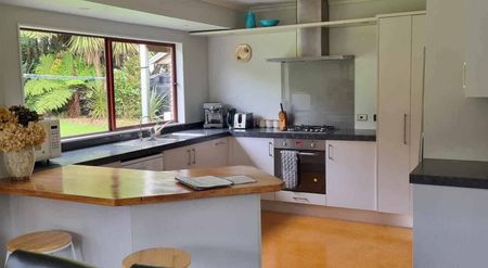 Ahu Ahu road retreat - Photo 3