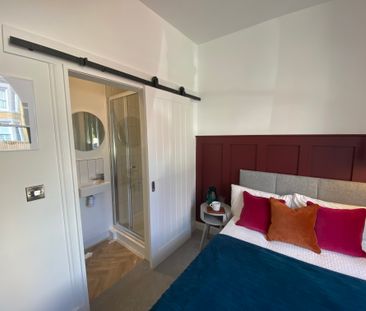 Stunning all ensuite 9 bed co-living space - Photo 5