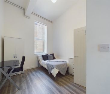 Market Place, Loughborough - INC BILLS OPTION - Photo 4