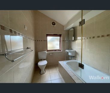 2/33 Gibson Street, Cooks Hill, NSW 2300 - Photo 3