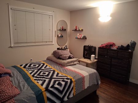 For Lease - 49 Athlone Avenue, Brampton, Ontario - Photo 2