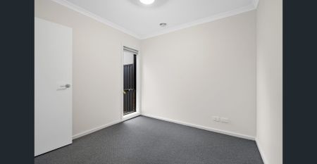 Comfortable & Light Filled Home in Coldstream - Photo 2