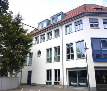 2-Zimmer-Mietwohnung mit Loggia, Einbauküche und Fahrstuhl im Zentr... - Photo 1