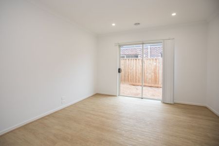 STUNNING STONEHILL - Photo 2