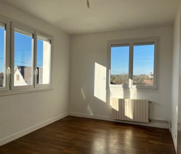 Location Maison 4 pièces 90m² ST YRIEIX LA PERCHE 87500 - Photo 5