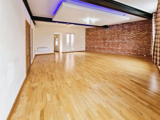 2 Bedroom Apartment to Rent in High Street, Rushden, NN10 - Photo 1