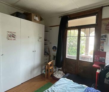 Character Home in Island Bay - Photo 3