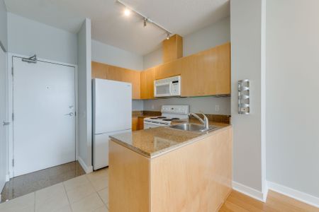 For Lease - 373 Front Street Unit# 208, Toronto, Ontario - Photo 2