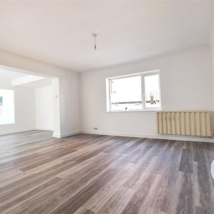 4 bedroom bungalow to rent - Photo 1