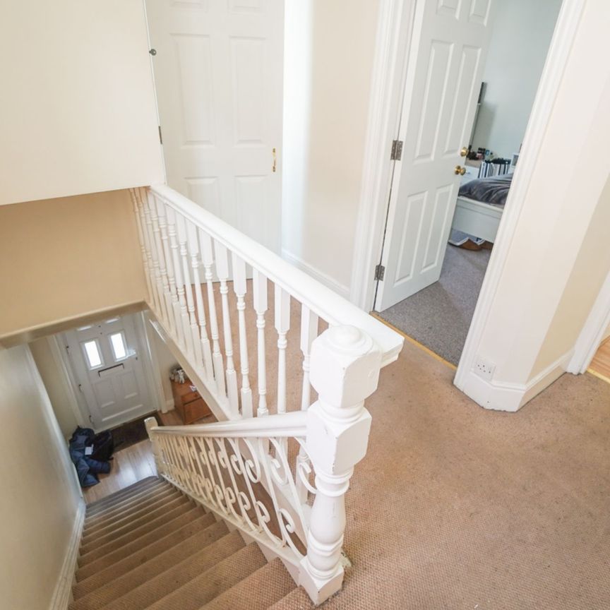 5 Bedroom House To Rent in Charminster - £2,250 pcm Tenancy Info - Photo 1